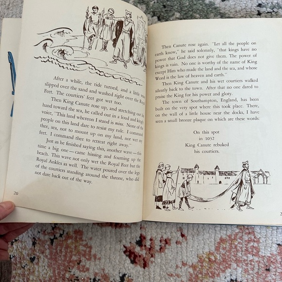 1953 God Loves You: Our Family's Favorite Stories and Prayers Vintage 1953 - Picture 7 of 11